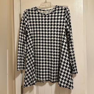 Black and White Houndstooth Women's Top